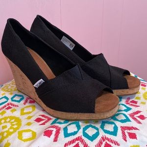 TOMS Classic Black Size 8.5 Open Toe Slip On Heels Cork Wedges Sandals
